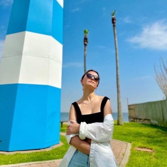 Meet your Posher, Evgeniia - Picture 1 of 1